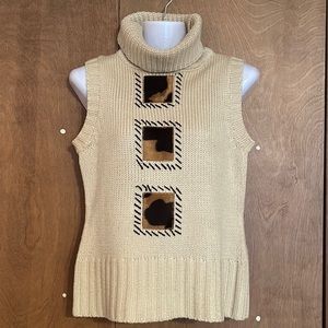 Sleeveless cardigan/ turtleneck